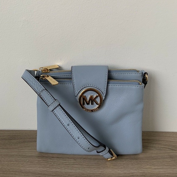 Michael Kors Handbags - Michael Kors Fulton Leather Cross Body Shoulder ❤️